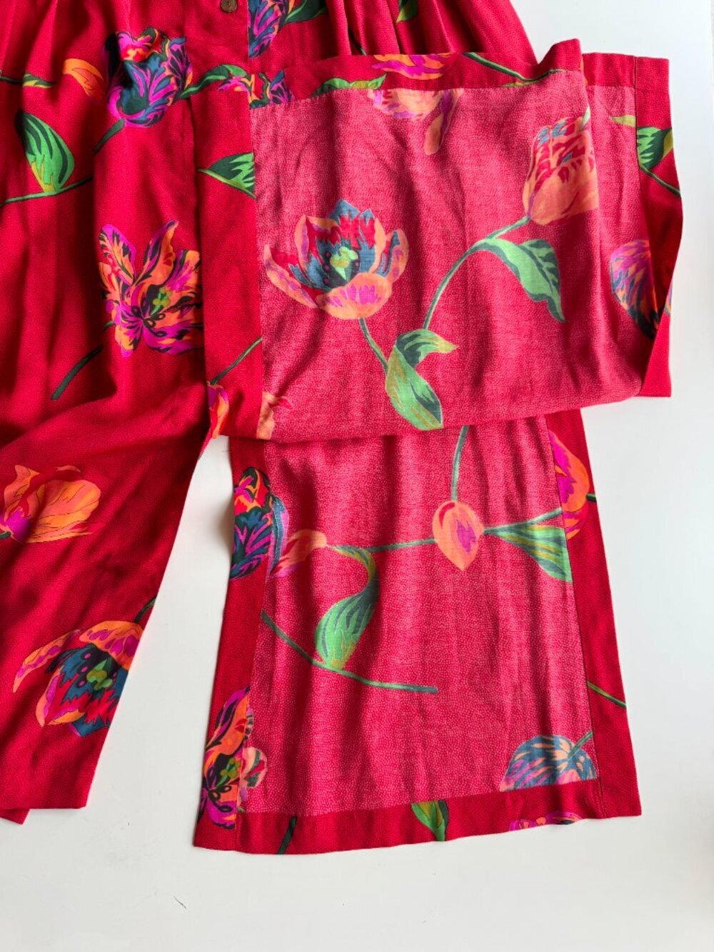 Vintage 80's MONDI Red Floral ViscosePleated A-Line Midi Skirt, Size 18 - Picture 9 of 14